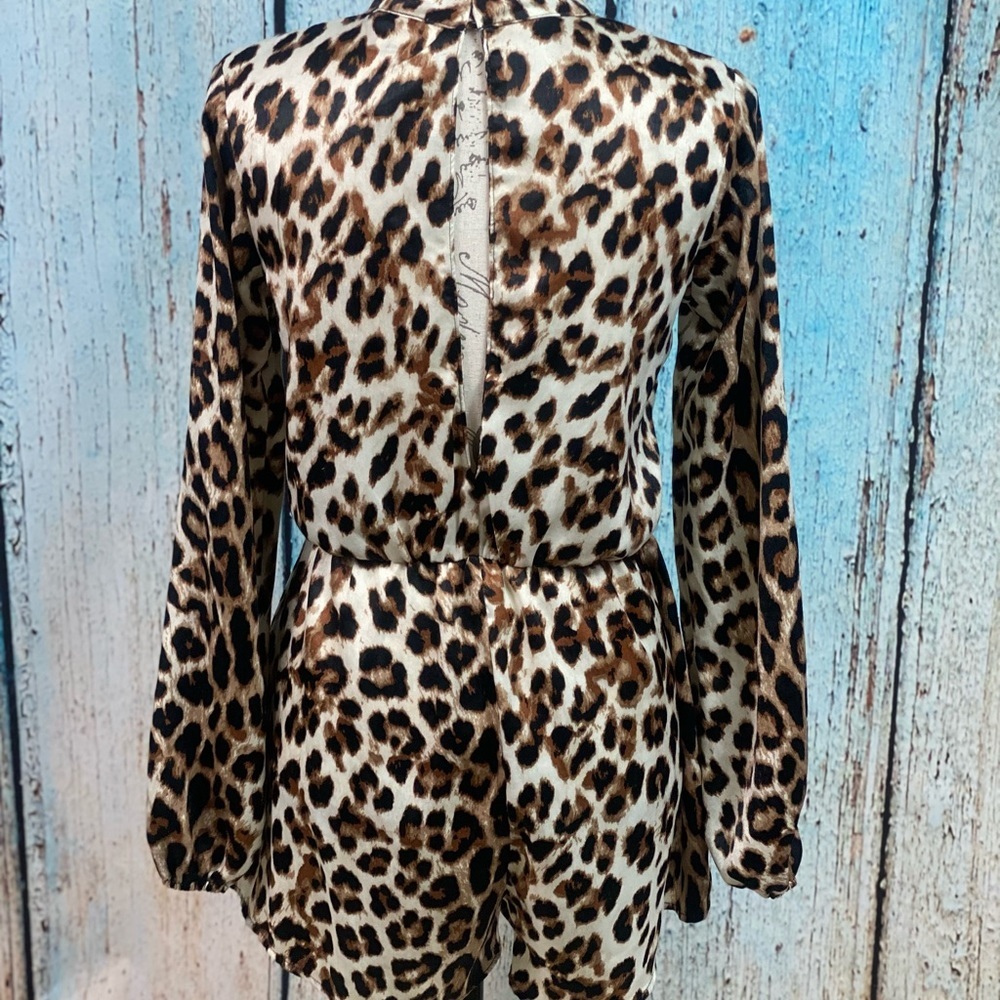 LUSH NWT Cheetah Print Choker Cut Out Romper - Picture 9 of 12